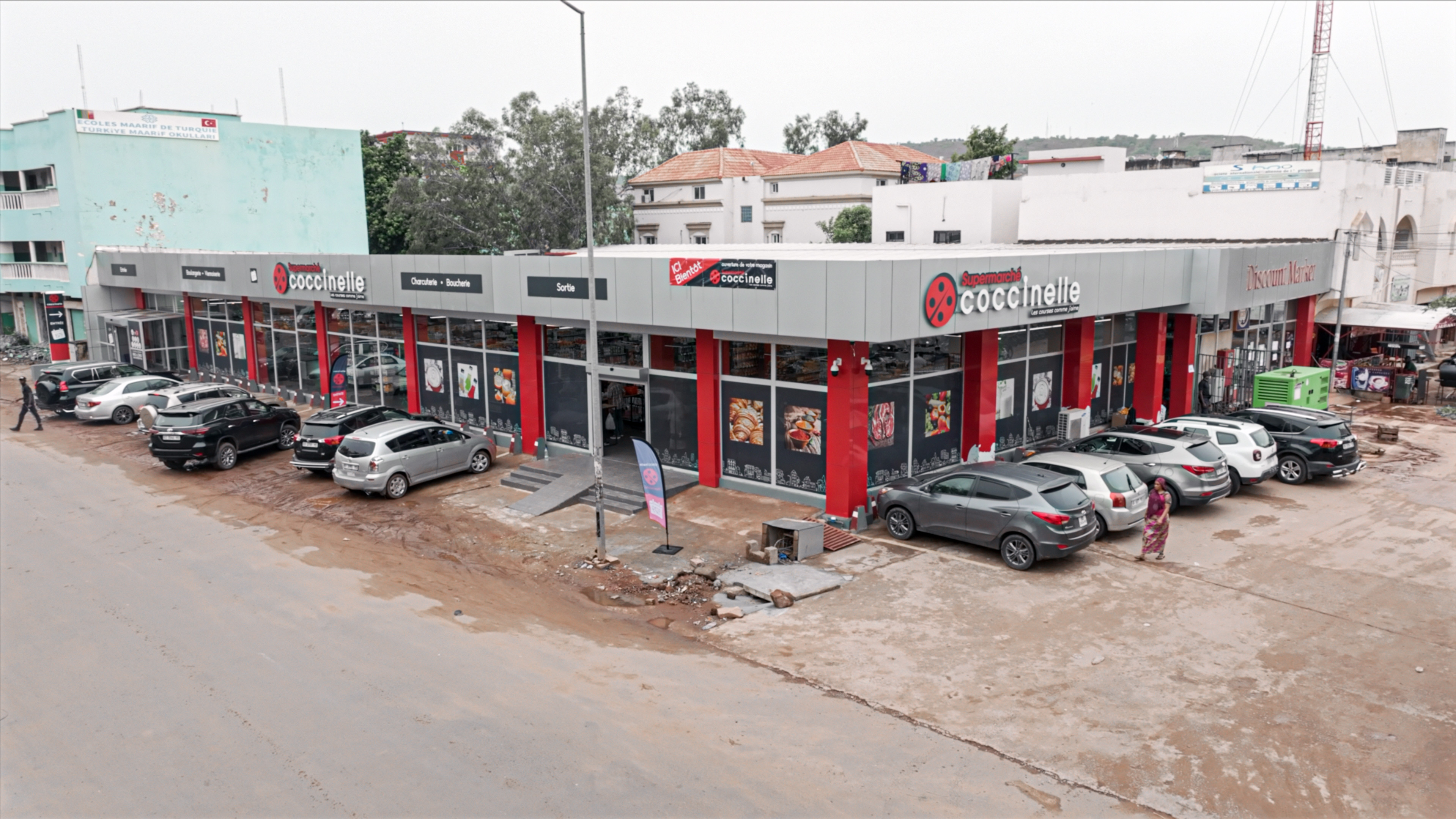The Efficiency of a Purchasing Center in Action: The Transformation of an African Supermarket